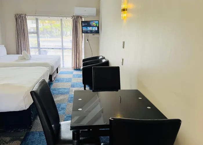 Apex On Fenton Motel